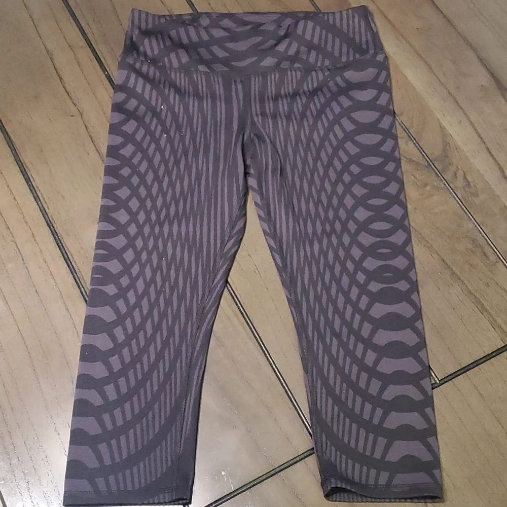 Alo Airblush Capri Leggings